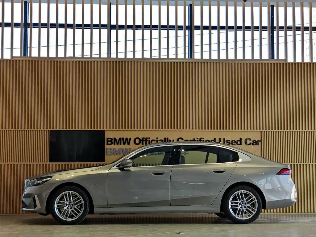 BMW 5 Series 5 2024 525Li Luxury
