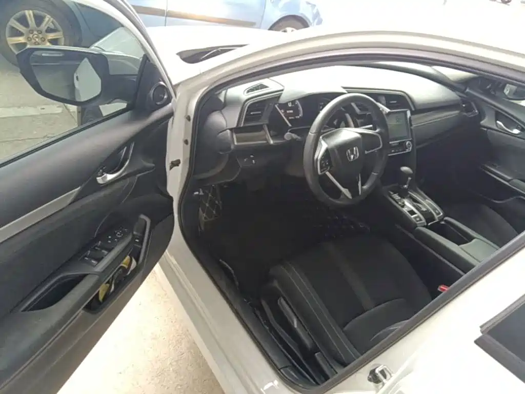 Honda Civic — миниатюра 16