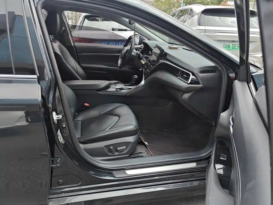 Toyota Camry — миниатюра 8