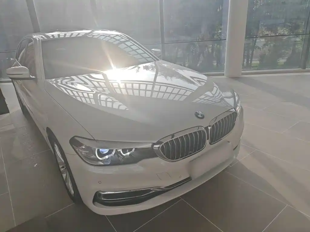BMW 5 Series — миниатюра 4