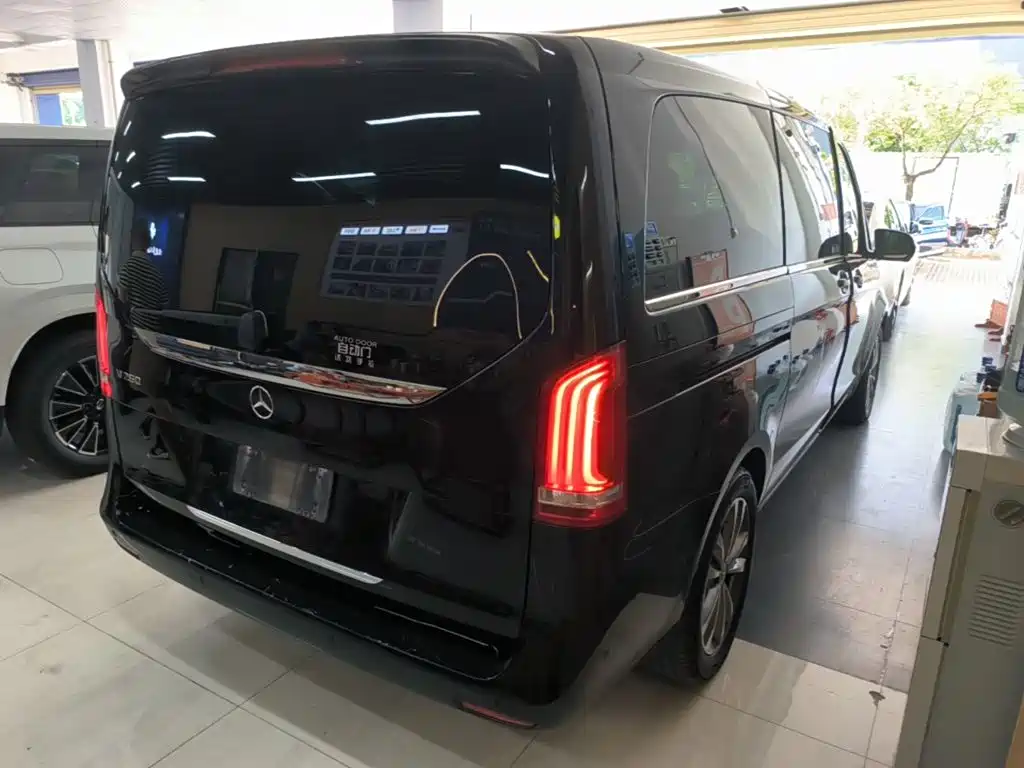 Mercedes-Benz V-Class — миниатюра 7