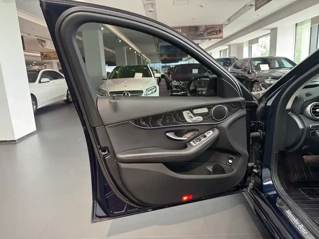 Mercedes-Benz C-Class (Import) — миниатюра 11
