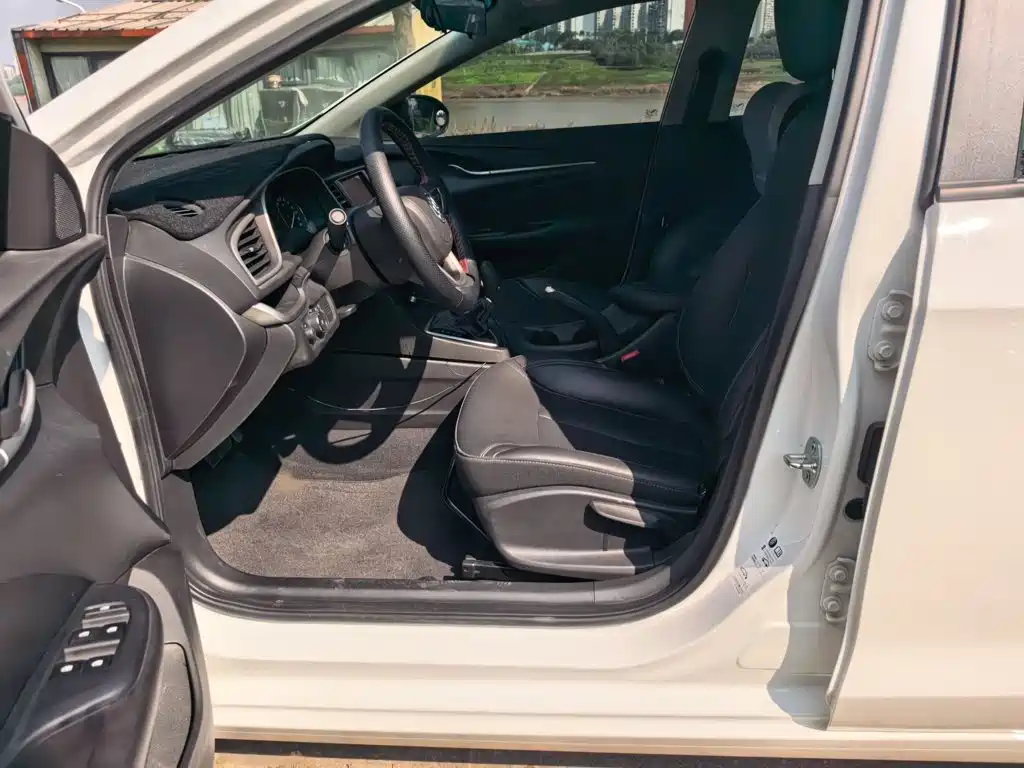 Buick Excelle — миниатюра 20