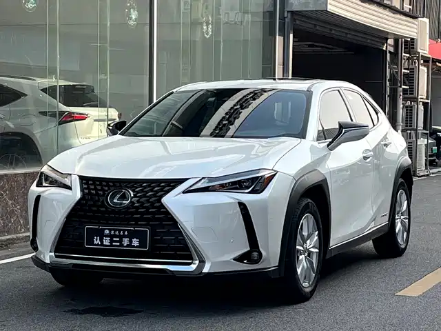 LEXUS UX 2020