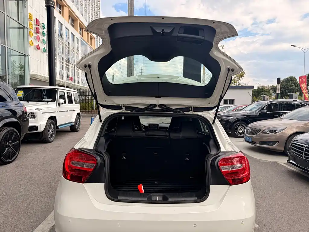 Mercedes-Benz A-Class (Import) — миниатюра 16