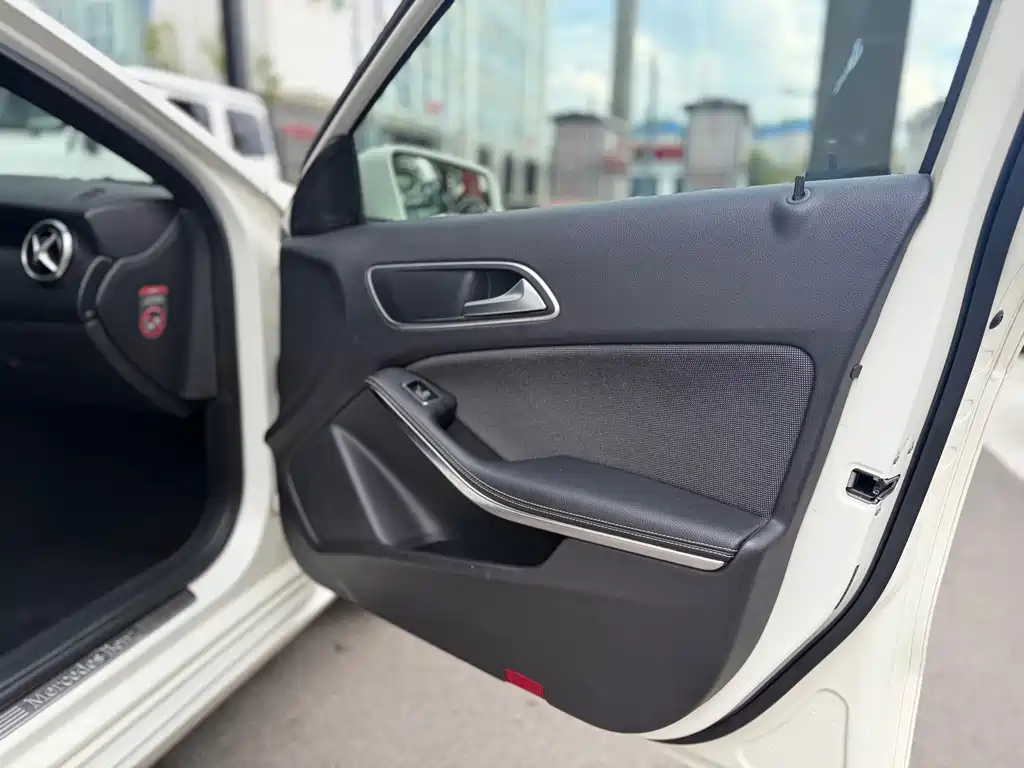 Mercedes-Benz A-Class (Import) — миниатюра 17