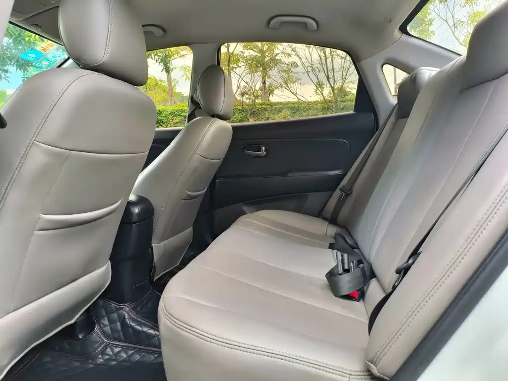 Hyundai Elantra — миниатюра 7