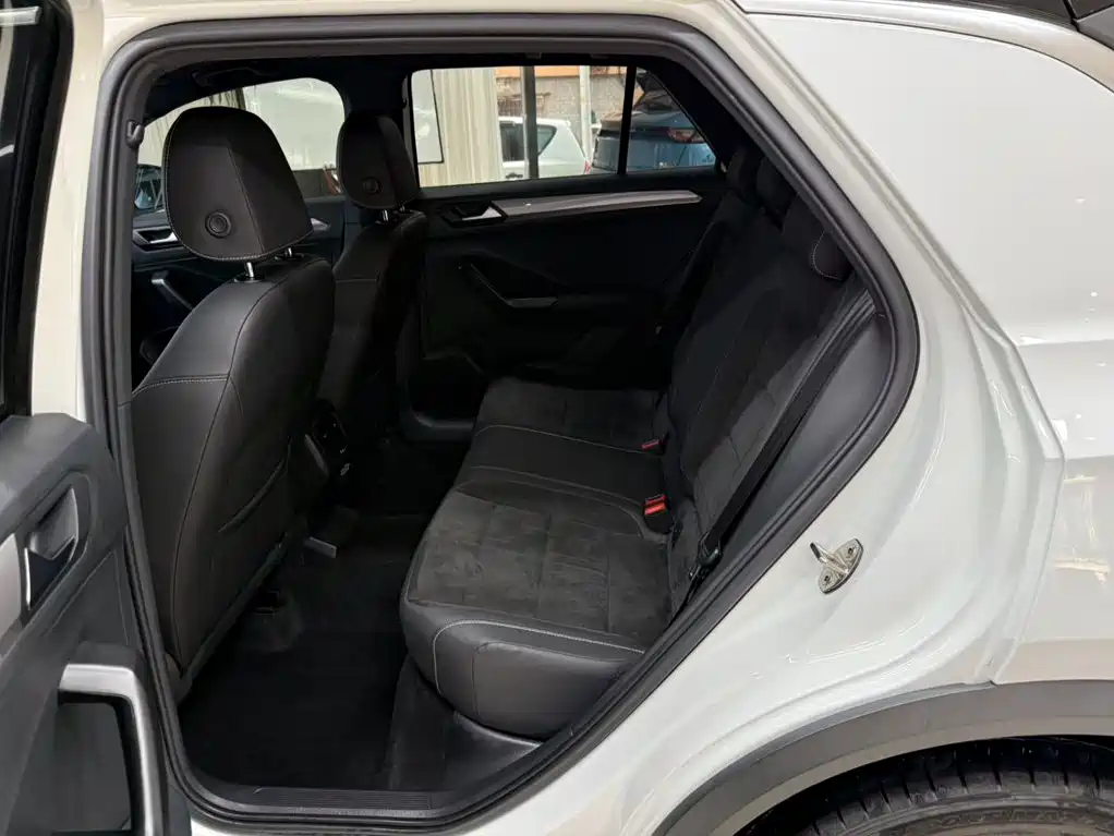 Volkswagen T-Roc — миниатюра 18