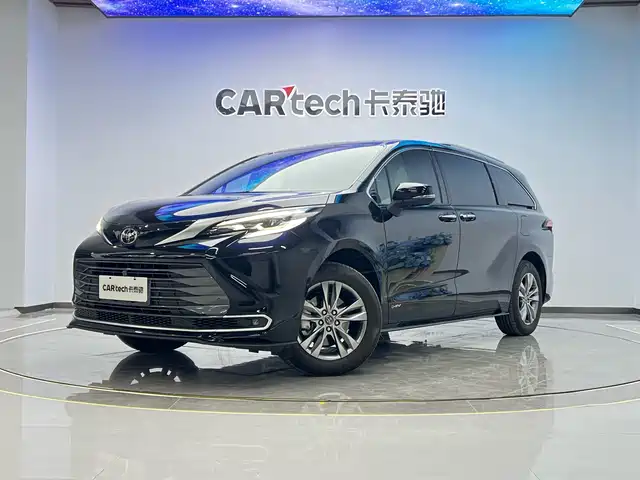 TOYOTA SIENNA 2025