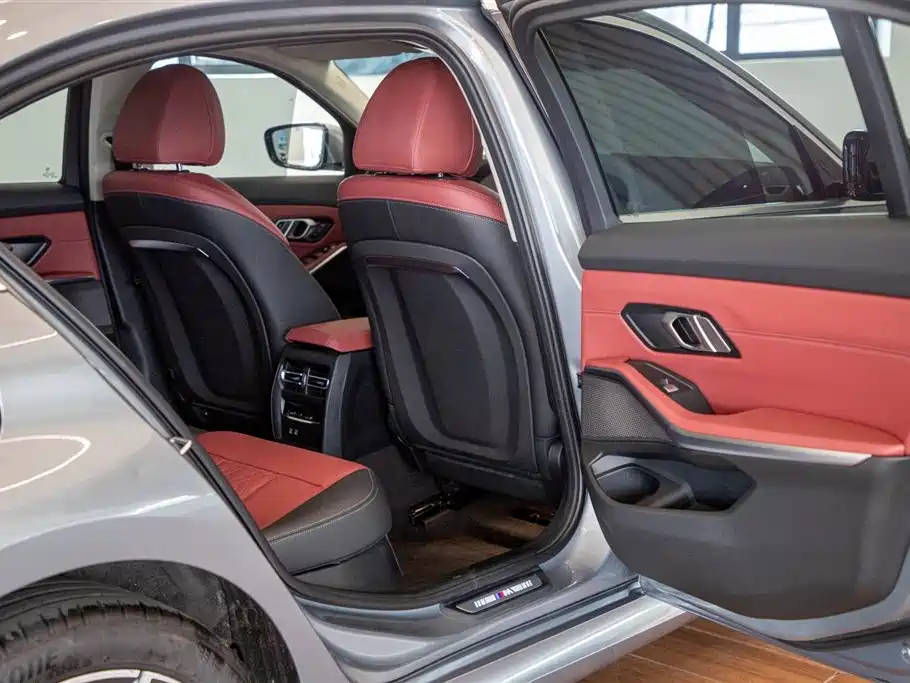 BMW 3 Series — миниатюра 17
