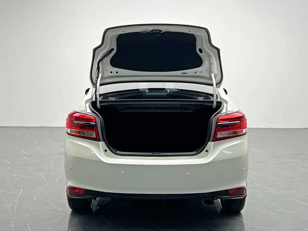 Toyota Yaris L — миниатюра 11