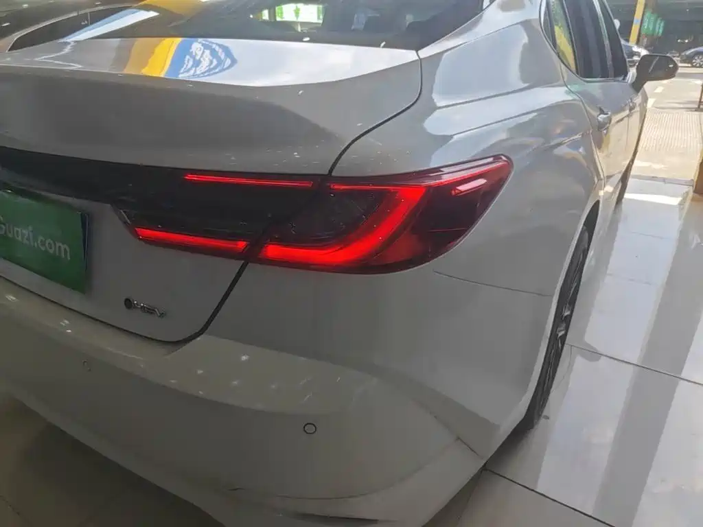 Toyota Camry — миниатюра 8