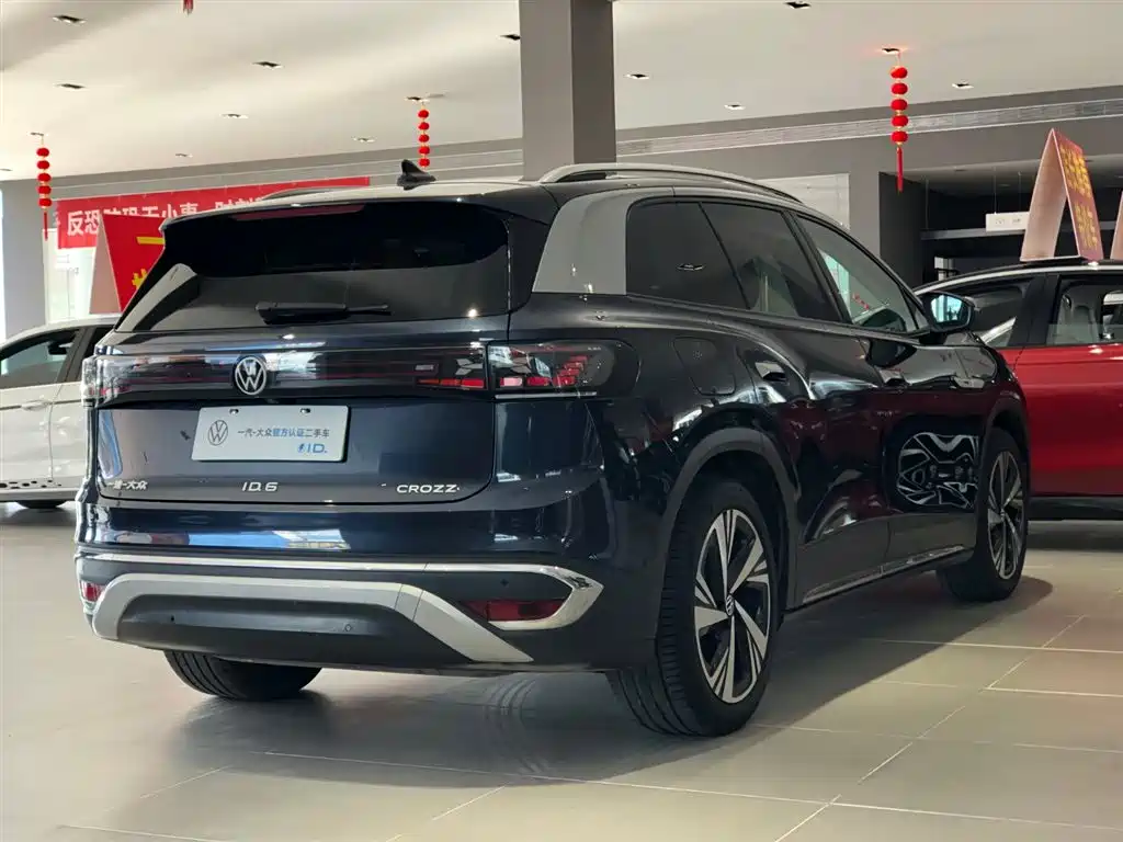 VOLKSWAGEN ID.6 CROZZ