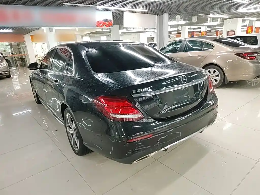 Mercedes-Benz E-Class — миниатюра 5