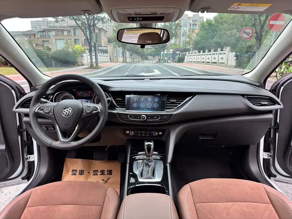 Buick Regal — миниатюра 12