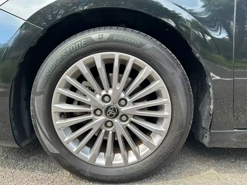 Toyota Camry — миниатюра 15