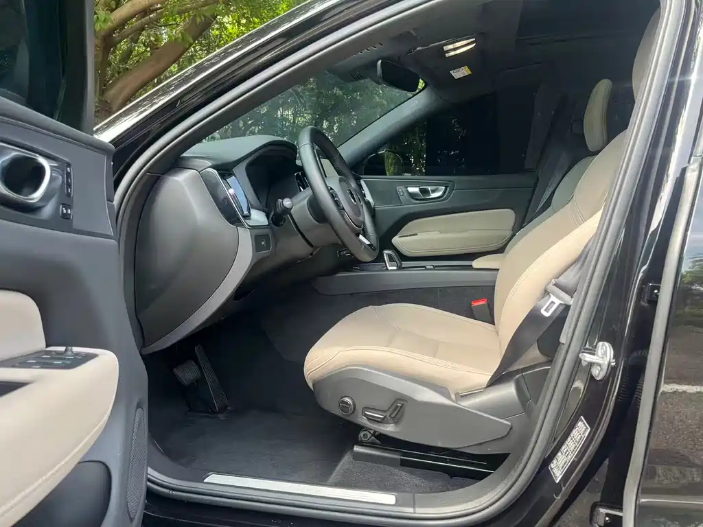 Volvo XC60 — миниатюра 4