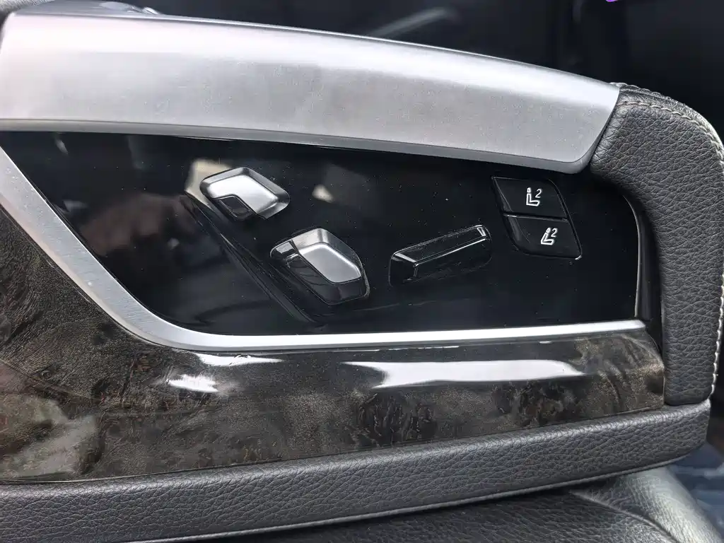 BMW 5 Series — миниатюра 21