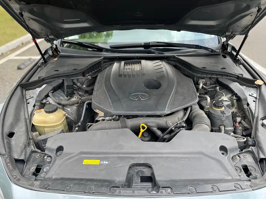 INFINITI Q50L