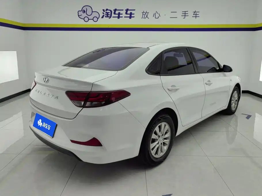 Hyundai Elantra — миниатюра 3