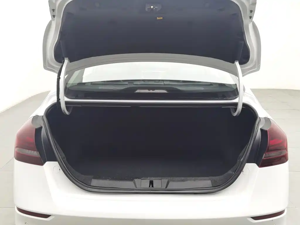 Geely Emgrand — миниатюра 16