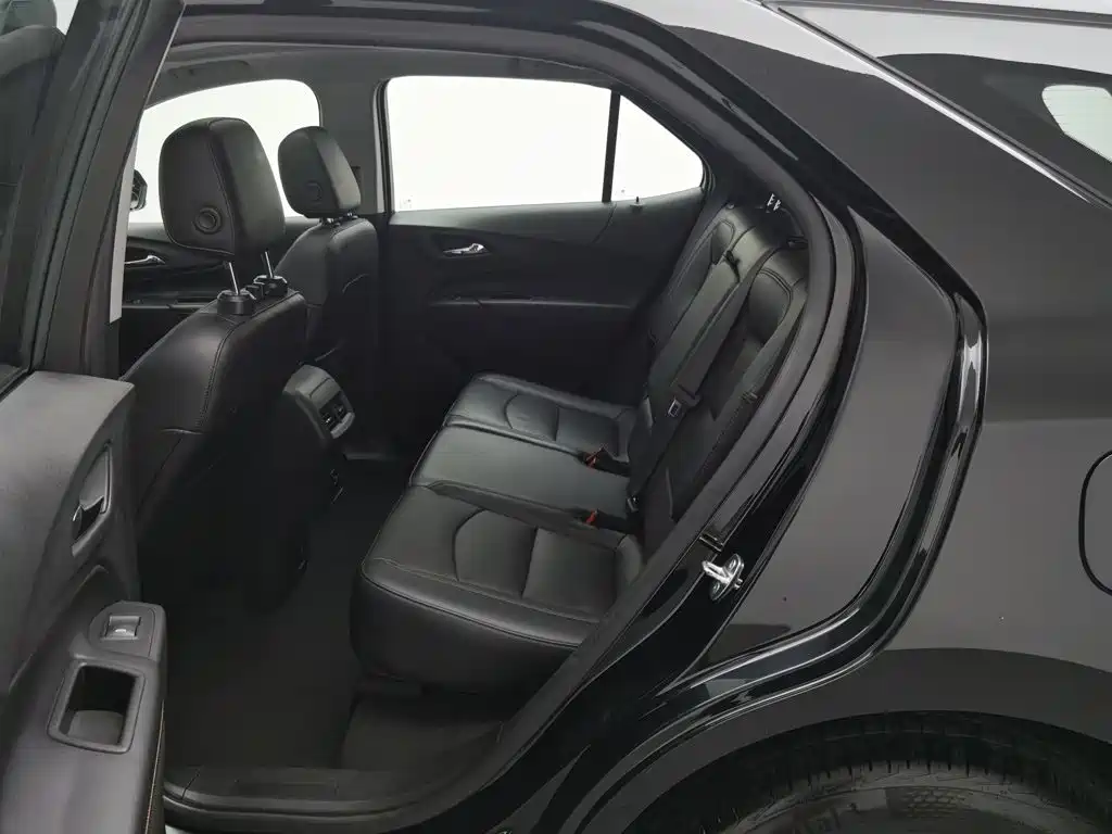 Chevrolet Equinox — миниатюра 15