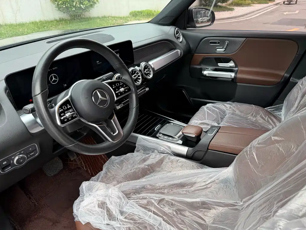 Mercedes-Benz GLB — миниатюра 28