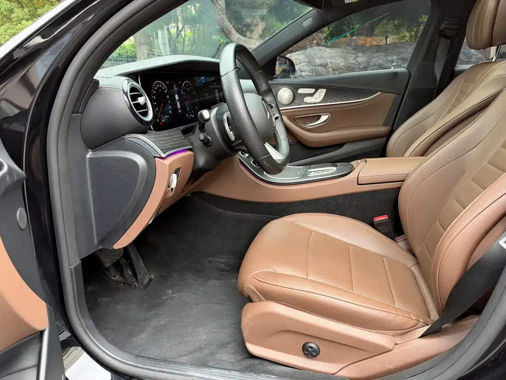 Mercedes-Benz E-Class — миниатюра 5