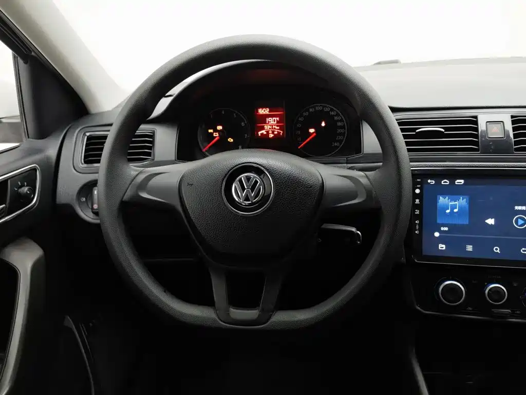 Volkswagen Santana — миниатюра 11