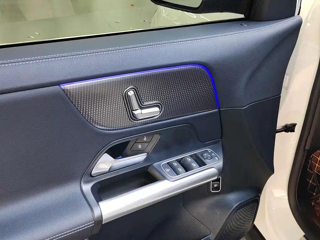 Mercedes-Benz GLA — миниатюра 8