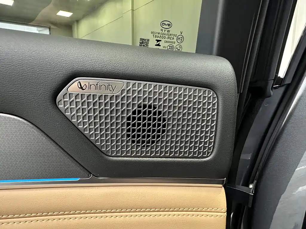 BYD L DM-i — миниатюра 35