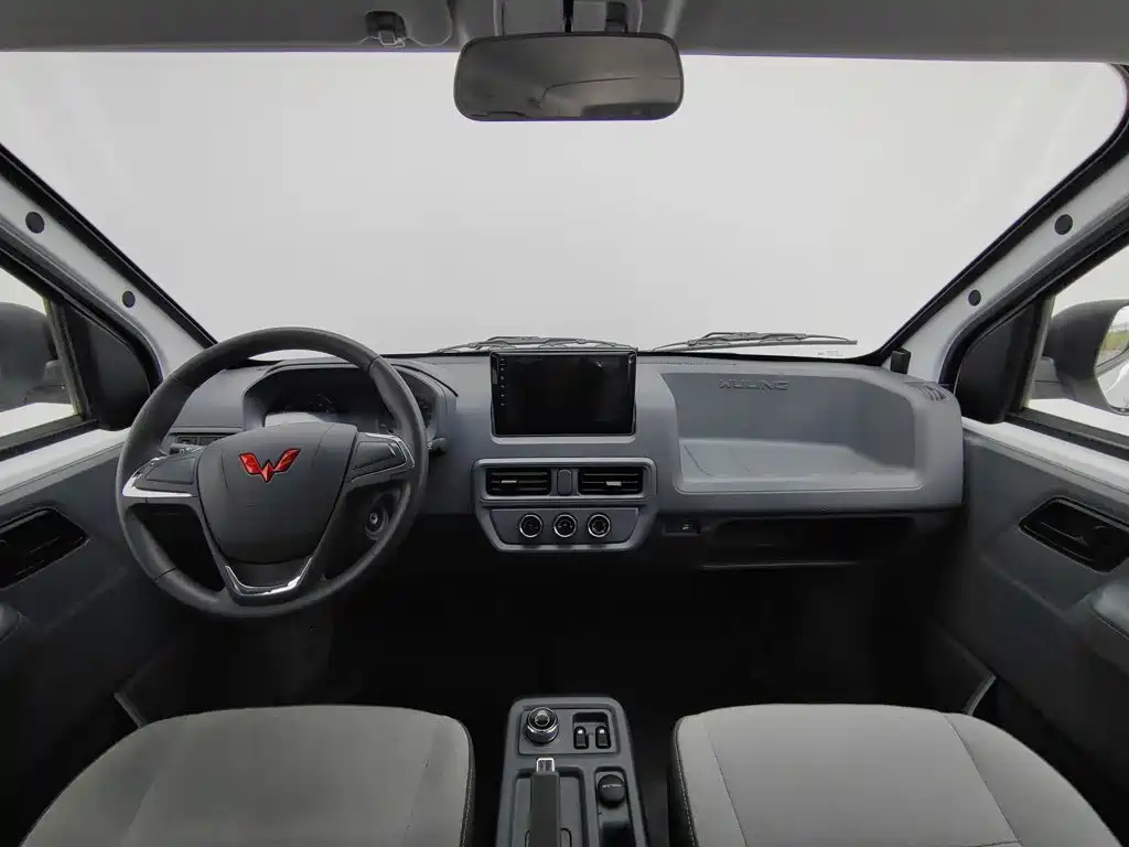 Wuling Yangguang — миниатюра 5