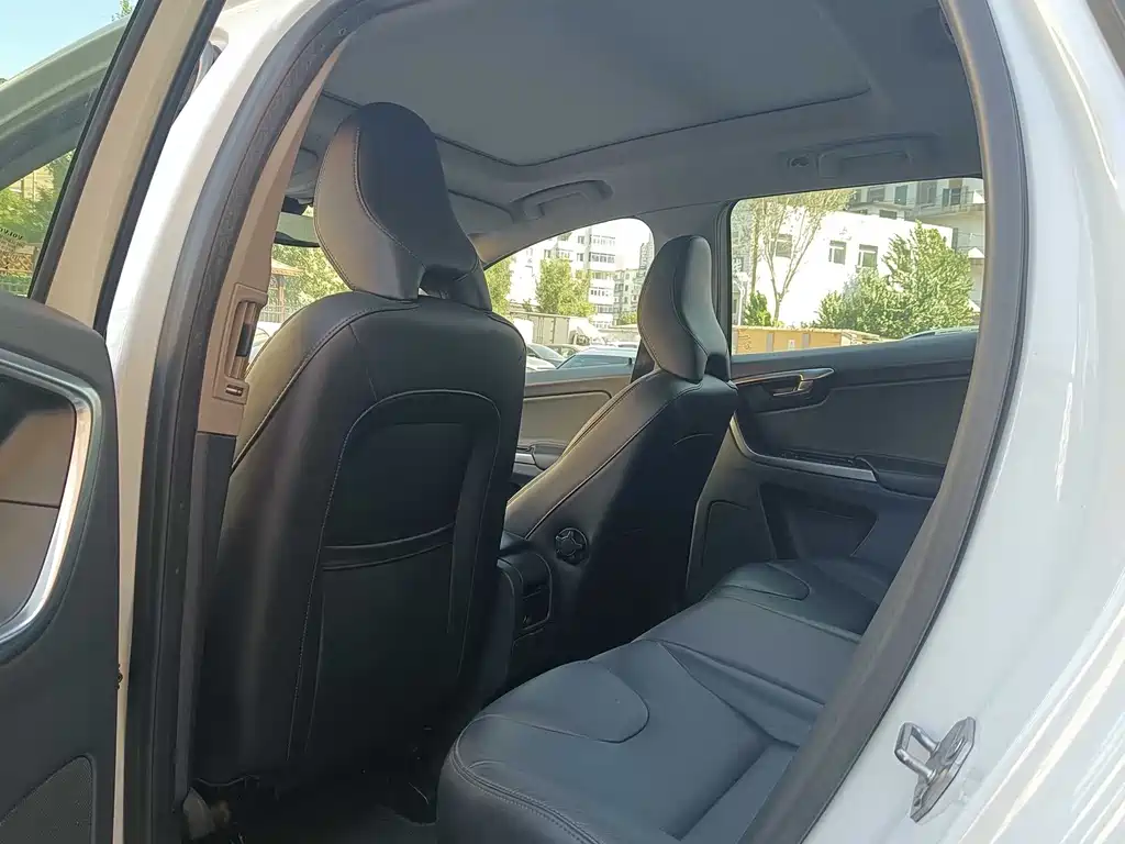 Volvo XC60 (Import) — миниатюра 6