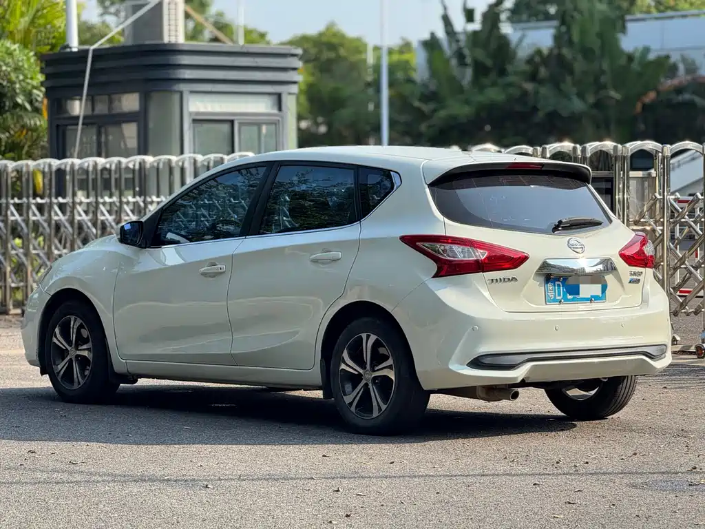 Nissan Tiida — миниатюра 9