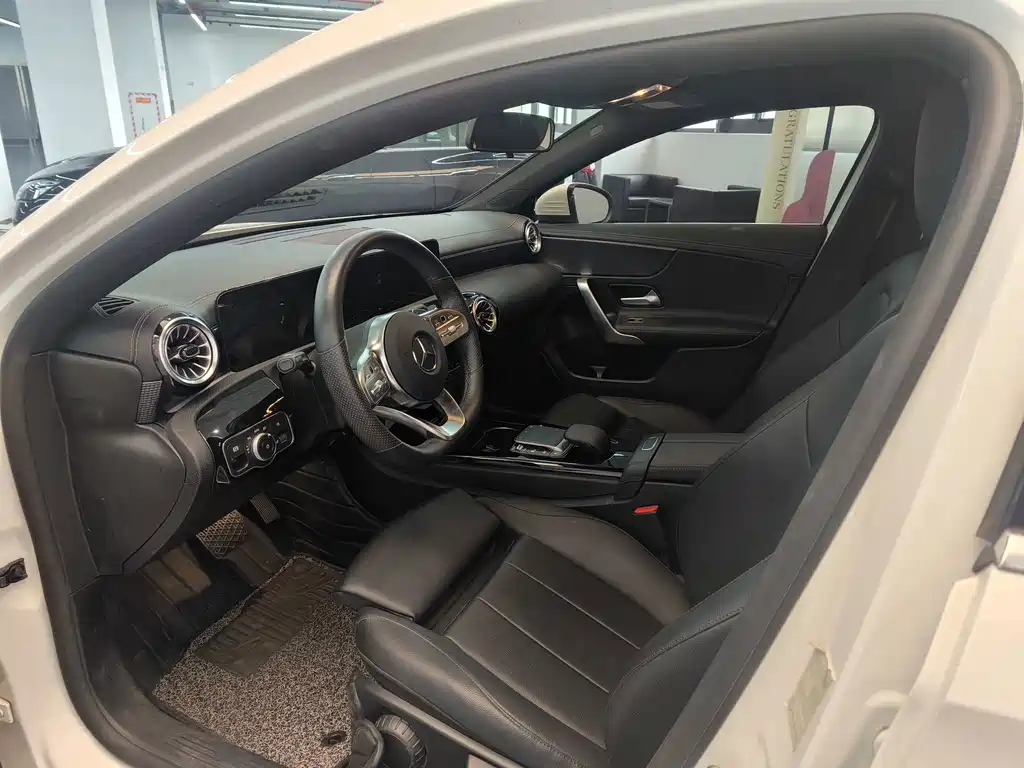 Mercedes-Benz A-Class — миниатюра 7