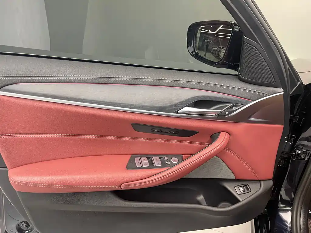 BMW 5 Series — миниатюра 20