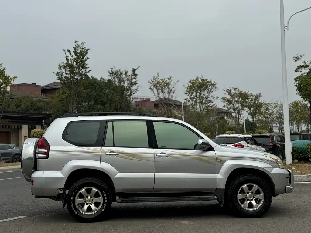 Toyota Land Cruiser Prado 2004 GX 2.7 AT