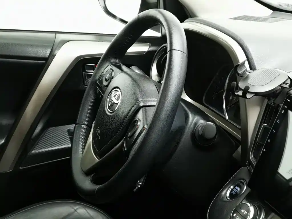 Toyota RAV4 — миниатюра 22