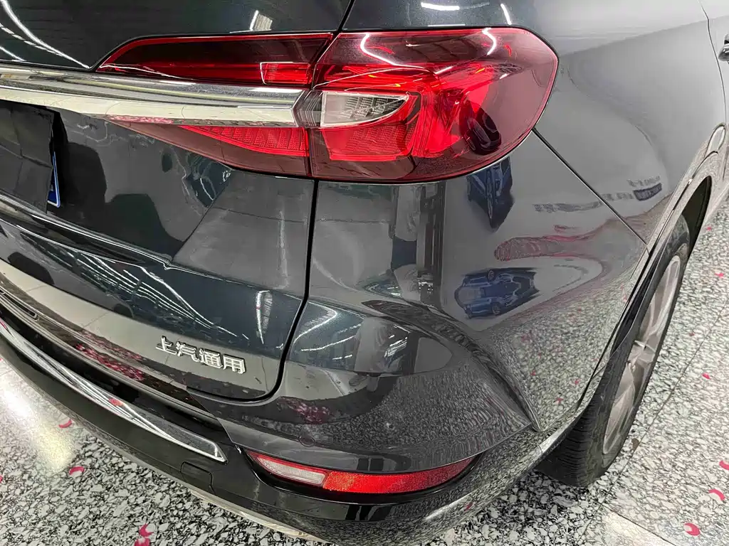 Buick Enclave — миниатюра 19