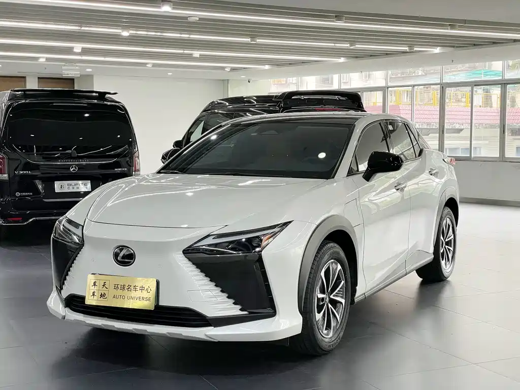 Lexus RZ 2023