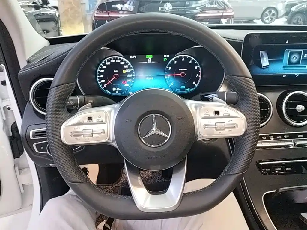 Mercedes-Benz C-Class — миниатюра 11