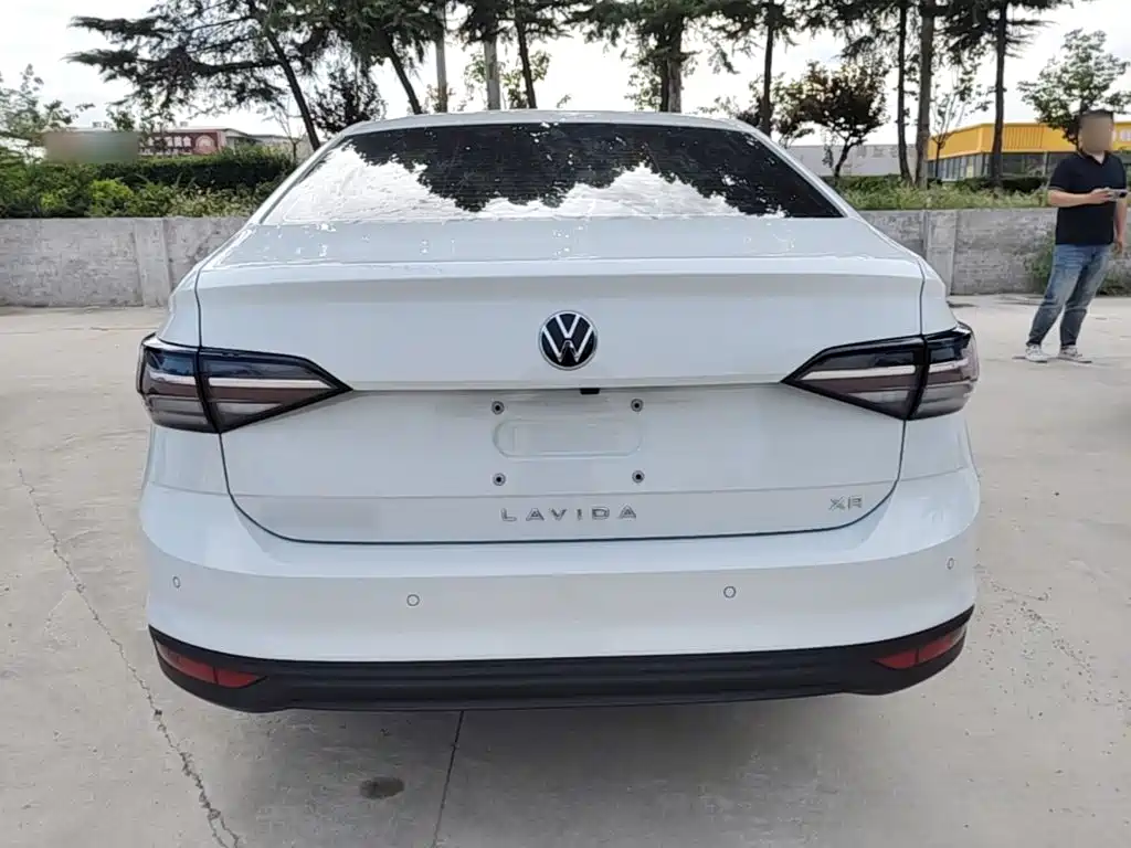 Volkswagen Lavida — миниатюра 6