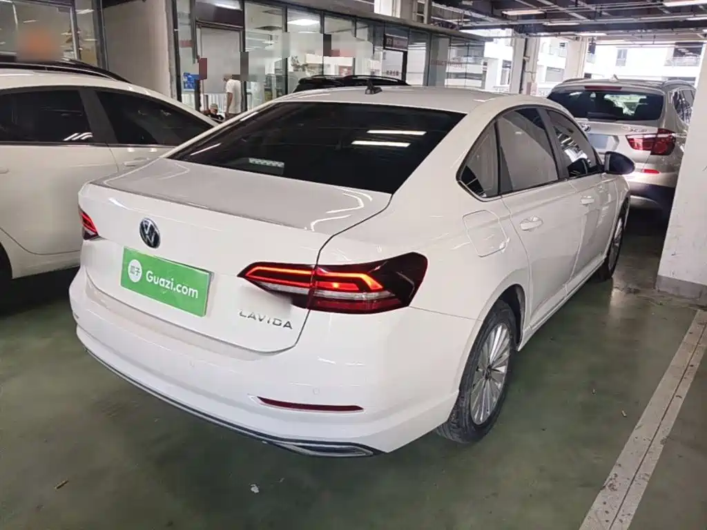 Volkswagen Lavida — миниатюра 7