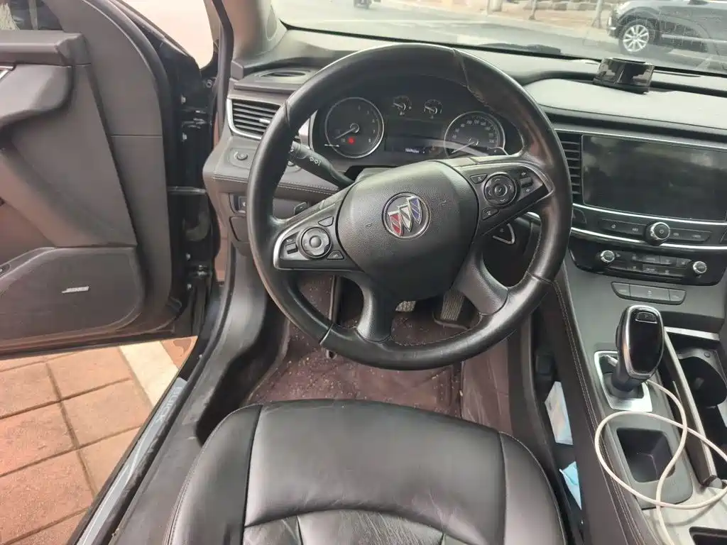 Buick LaCrosse — миниатюра 6