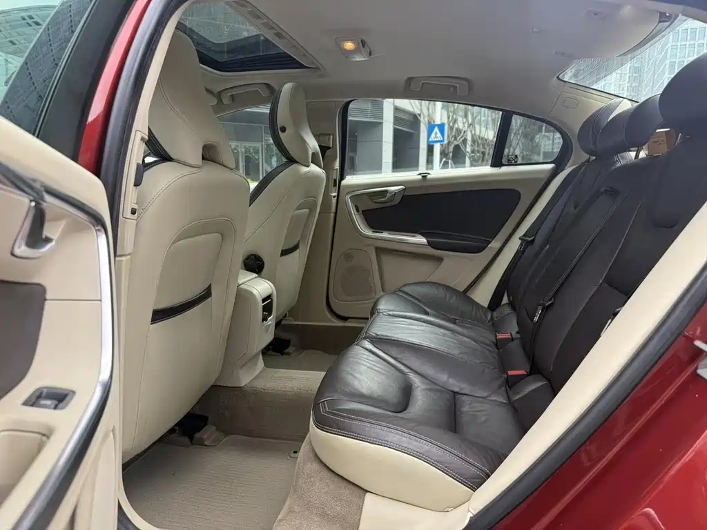 Volvo S60 — миниатюра 8