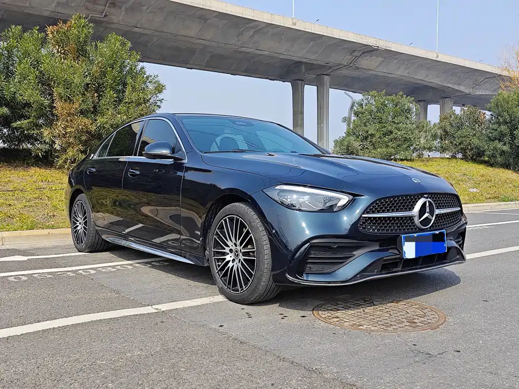 Mercedes-Benz C-Class — миниатюра 3