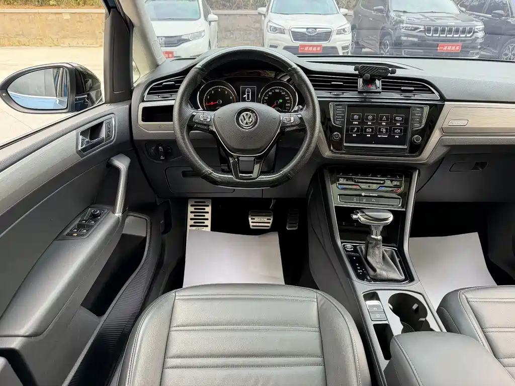 Volkswagen Touran — миниатюра 8
