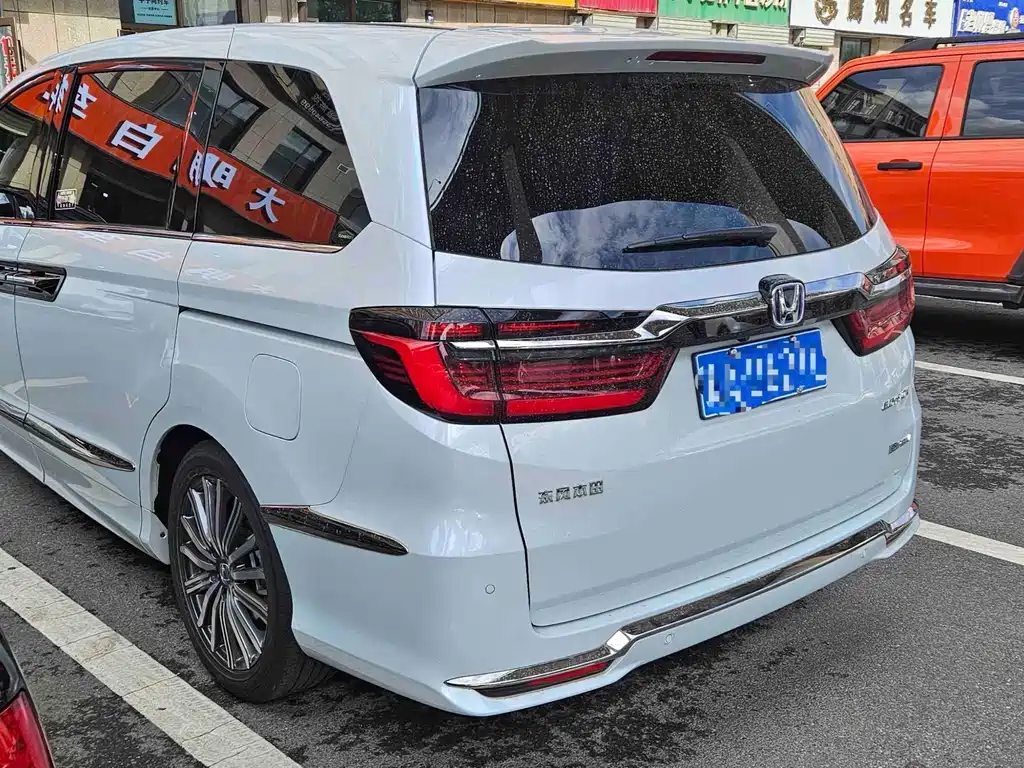 Honda Elysion — миниатюра 8