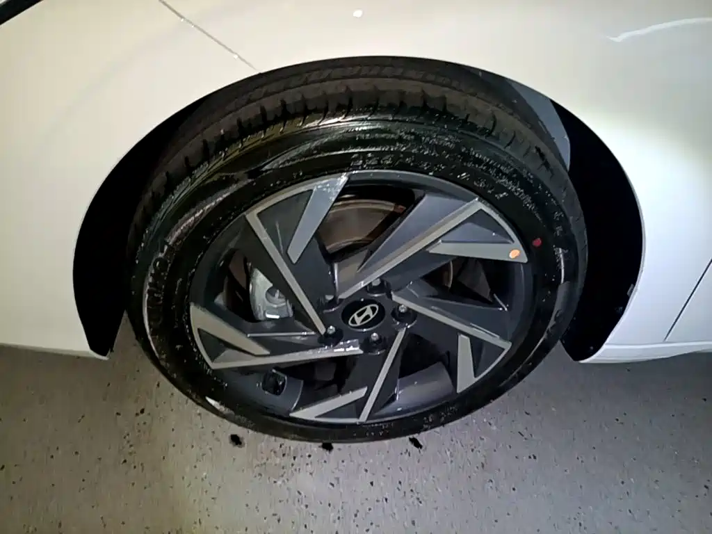 Hyundai Elantra — миниатюра 23