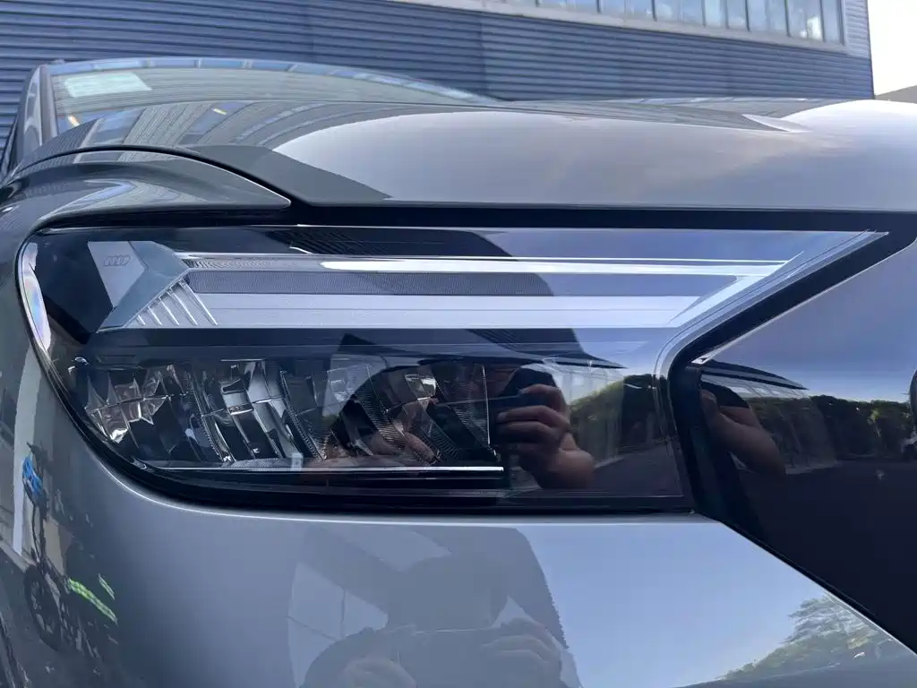 Audi Q4 e-tron — миниатюра 17